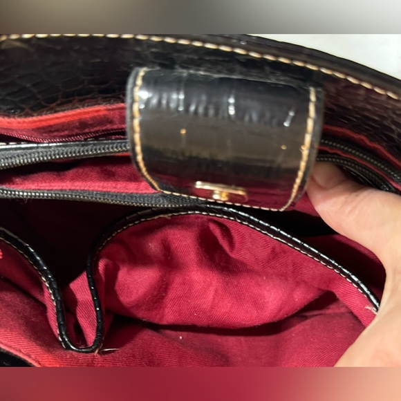 Liz Claiborne black faux alligator purse/bag and wallet - Picture 10 of 16